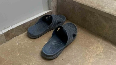 Terlik takasıyla hırsızlık: Eskiyi bıraktı, yeniyi götürdü
