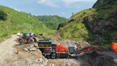 Terme&rsquo;de kurulan kurulan taş ocağı &uuml;retime başladı
