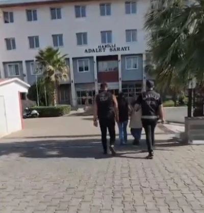 Terör örgütü üyesi saklandığı evde yakalandı
