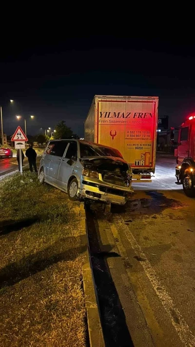 Ters istikamete giren araç ağaçlara çarparak durabildi: 1 yaralı
