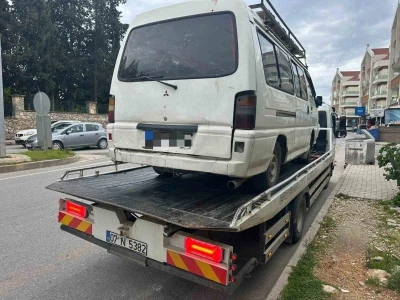 Ters y&ouml;nde ilerledi, hem kendi canını hem diğer s&uuml;r&uuml;c&uuml;lerin canını hi&ccedil;e saydı: 95 bin TL ceza uygulandı
