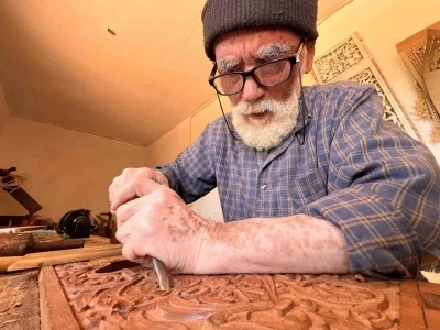 Tescilli Maraş rahleleri ustaların ellerinde geleceğe taşınıyor
