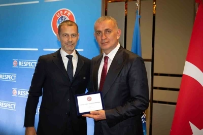 TFF Başkanı Hacıosmanoğlu, UEFA Y&ouml;netim Kurulu Toplantısı&rsquo;na katıldı
