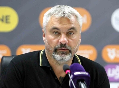 Thomas Reis: &quot;Bu zeminde kendi oyunumuzu oynamakta çok zorlanıyoruz&quot;
