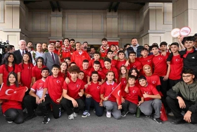 THY pilotundan A Millilere anons sürprizi: &quot;Umut ve gurur yaşattınız&quot;
