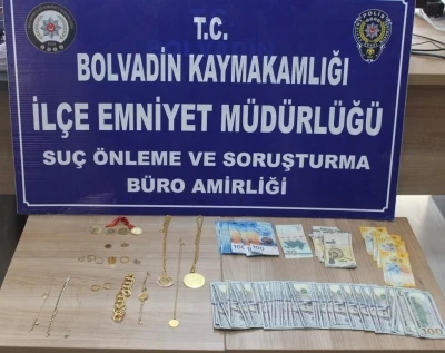 Ticari taksiyle geldikleri ilçede 2 milyon TL’lik dolandırıcılık yaptılar
