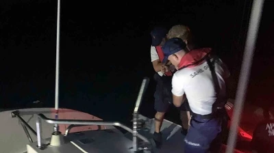 Ticari yatta yaralanan vatandaşa tıbbi tahliye
