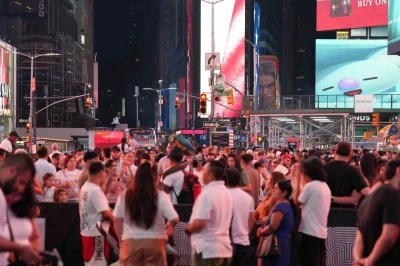 Times Meydanı Topu, ABD&rsquo;nin bağımsızlığının 250&rsquo;nci yıl d&ouml;n&uuml;m&uuml; i&ccedil;in ilk kez 4 Temmuz&rsquo;da indirildi
