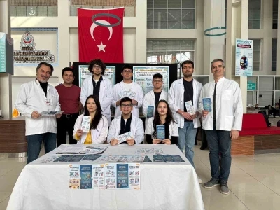 Tıp Fak&uuml;ltesi &ouml;ğrencileri antibiyotik kullanımı hakkında bilgilendirdi
