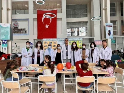 Tıp Fakültesi öğrencileri ’lösemili’ çocuklara dikkat çekti
