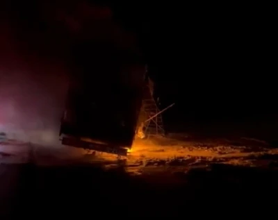 Tır alev alev yandı: Yol 3 saat kapalı kaldı
