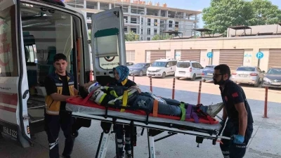 Tır ile motosiklet &ccedil;arpıştı: 1 ağır yaralı
