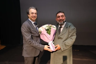 Tiyatro Oyunu "Firavunla Y&uuml;z Y&uuml;ze" BEUN&rsquo;da Sanatseverlerle buluştu
