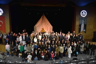 Tiyatro tutkunları Atakum&rsquo;da buluştu
