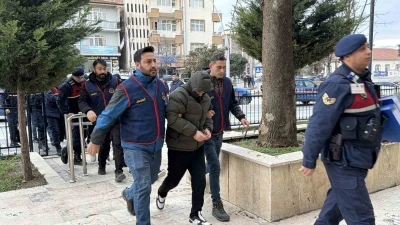 Tokat&rsquo;ta 100 milyonluk yasa dışı bahis ve dolandırıcılık operasyonu: 16 g&ouml;zaltı
