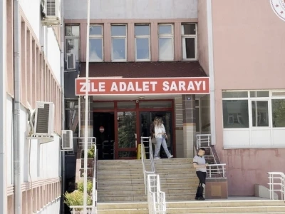 Tokat&rsquo;ta gen&ccedil; kadın evinde &ouml;l&uuml; bulundu: Anne ve iki kız kardeşi tutuklandı
