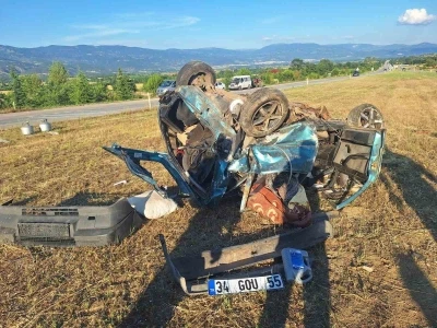 Tokat&rsquo;ta iki otomobil &ccedil;arpıştı: 4 yaralı
