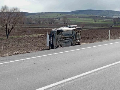 Tokat&rsquo;ta kaza yapan otomobil devrildi: 3 yaralı
