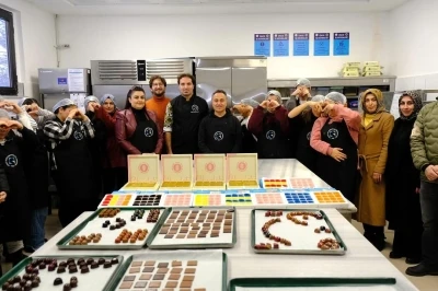 Tokat&rsquo;ta koruma altındaki &ccedil;ocuklara &ccedil;ikolata yapım eğitimi verildi
