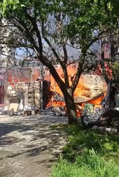 Tokat&rsquo;ta m&uuml;ştemilatta &ccedil;ıkan yangın, &ccedil;evre evlere sı&ccedil;ramadan s&ouml;nd&uuml;r&uuml;ld&uuml;
