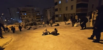 Tokat&rsquo;ta &rsquo;&ouml;l&uuml;m&uuml;ne&rsquo; kar eğlencesi
