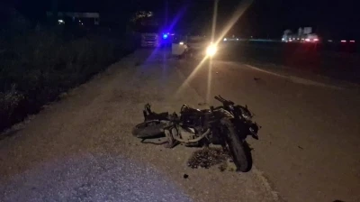 Tokat&rsquo;ta otomobil motosiklete &ccedil;arptı: 2 &ouml;l&uuml;, 1 yaralı
