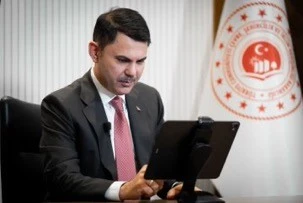 TOKİ deprem konutları 18 yıl faizsiz &ouml;denecek! Bakan Kurum&rsquo;dan muhalefete net yanıt