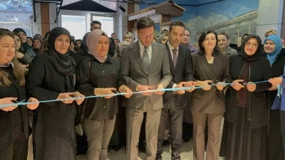 Toktalı kadınların elinde şekillenen &ccedil;iniler g&ouml;r&uuml;c&uuml;ye &ccedil;ıktı

