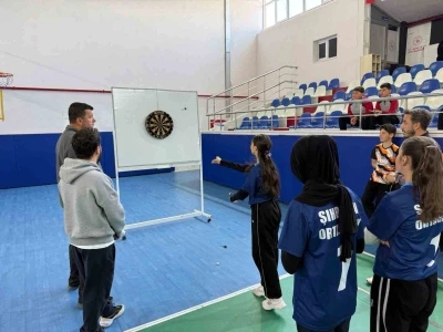 Tomarza&rsquo;da 23 Nisan coşkusu masa tenisi ve dart turnuvalarıyla yaşandı
