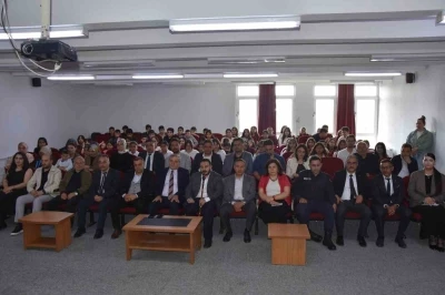 Tomarza&rsquo;da &rsquo;Maarifin kalbinde vakti kuşatmak&rsquo; etkinliğine yoğun ilgi
