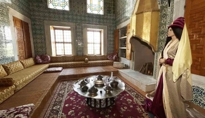 Topkapı Sarayı Haremi&rsquo;nde Yeni D&ouml;nem: &lsquo;Cariyeler Taşlığı&rsquo; ziyarete a&ccedil;ıldı

