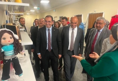 Toplum Ruh Sağlığı Merkezi kursiyerlerinin el emeği &uuml;r&uuml;nleri sergilendi
