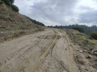 Toprak kayması nedeniyle okula gidemeyen &ouml;ğrencilerin yolu a&ccedil;ıldı
