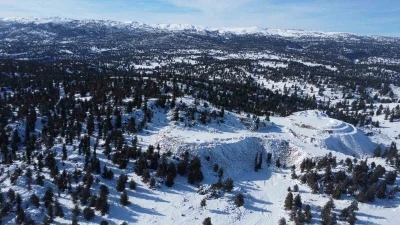 Toroslar&rsquo;da kar g&uuml;zelliği: &Ccedil;ocuğu da yaşlısı da doyasıya eğlendi
