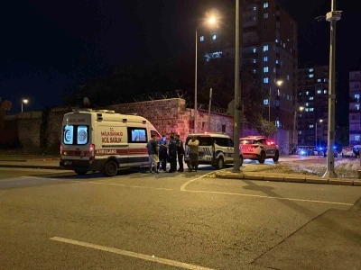 &lsquo;Torpil patlatma&rsquo; kavgasında sopa ve satır kullanıldı: 3 yaralı
