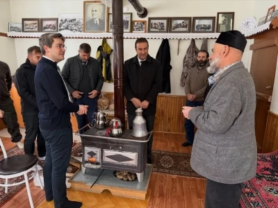 Toybelen k&ouml;y&uuml;n&uuml;n tarihi dokusu yerinde incelendi
