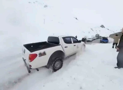 Trabzon-Bayburt karayolundaki &ccedil;ığa ilk m&uuml;dahale off-road ara&ccedil;larıyla yapıldı
