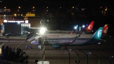 Trabzon-Cidde seferi yapan uçak kalkıştan 8 dakika sonra acil iniş yaptı
