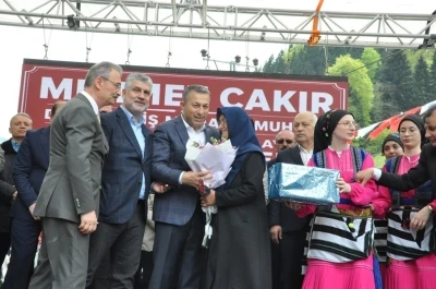 Trabzon&rsquo;da bahar coşkusu: 31&rsquo;inci Acısu Hıdrellez K&uuml;lt&uuml;r ve Bahar Bayramı Şenliği renkli g&ouml;r&uuml;nt&uuml;lere sahne oldu

