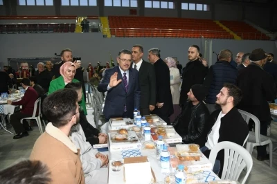 Trabzon&rsquo;da B&uuml;y&uuml;kşehir&rsquo;in iftar sofralarında y&uuml;zbinler oru&ccedil; a&ccedil;tı
