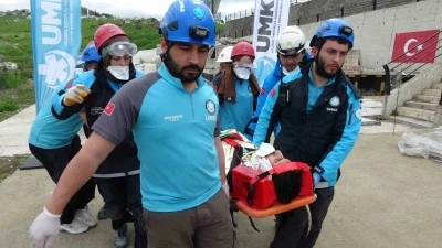 Trabzon&rsquo;da ger&ccedil;eği aratmayan deprem tatbikatı
