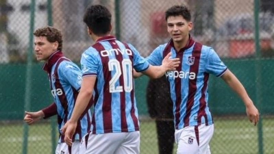 Trabzon'da nefesleri kesen ma&ccedil;! 7 goll&uuml; ma&ccedil;ta F.Bah&ccedil;e uzatmada yıkıldı