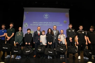 Trabzon’da okullara spor malzemesi ve oyun seti desteği
