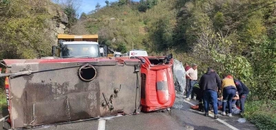Trabzon’da yangına giden itfaiye aracı kaza yaptı: 2 yaralı
