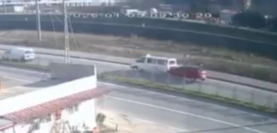 Trabzon&rsquo;da yolcu indiren dolmuşa arkadan gelen otomobil &ccedil;arptı: 3 yaralı
