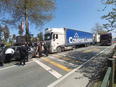 Trabzon&rsquo;da zincirleme kaza ucuz atlatıldı

