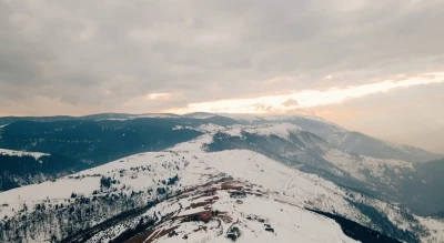 Trabzon&rsquo;un yaylalarından kar manzaraları
