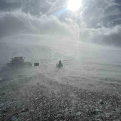 Trabzon&rsquo;un y&uuml;kseklerinde kar fırtınası etkili oluyor
