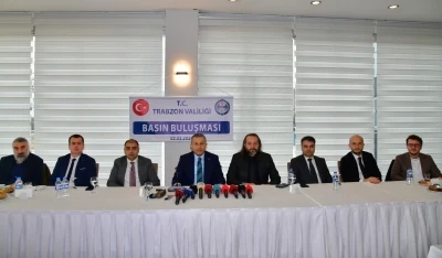Trabzon Valisi Şahin, basınla biraya geldi
