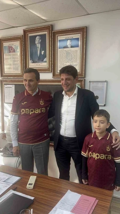 Trabzonlular Federasyonu ve Üni TS’den minik taraftara anlamlı ziyaret
